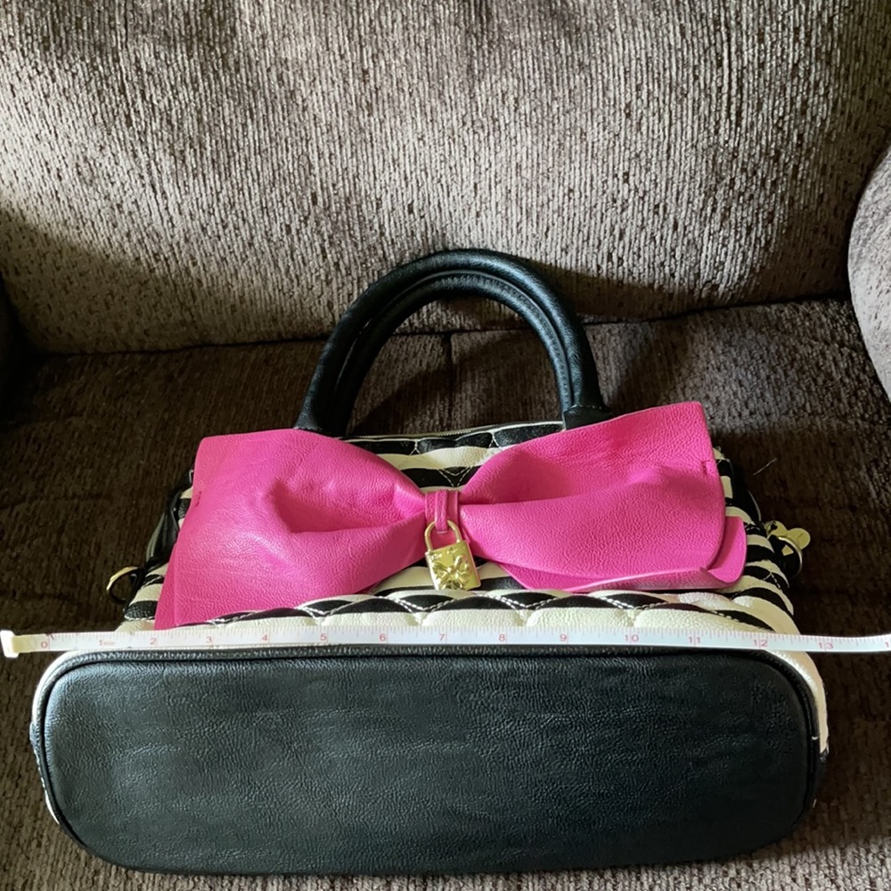 Betsy Johnson purse - Picture 8 of 9